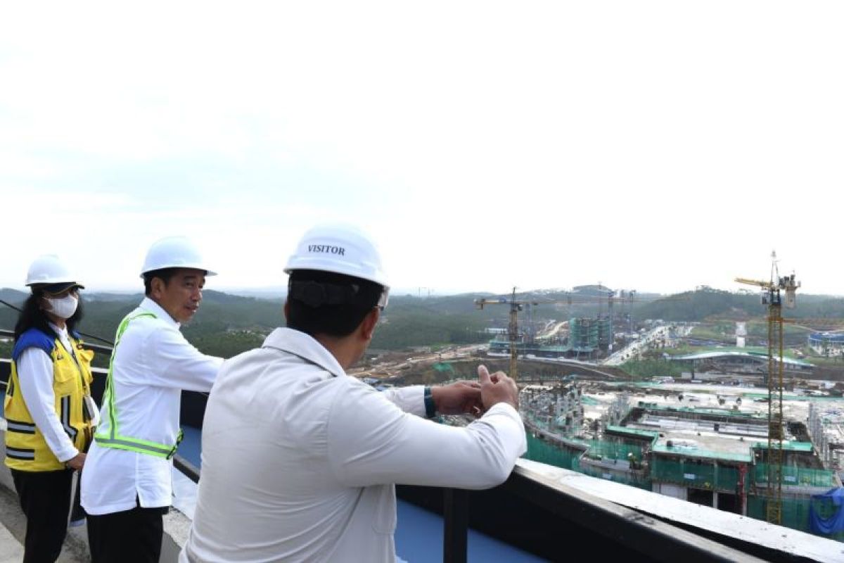 Presiden Jokowi tinjau proses pembangunan Istana dan Kantor Presiden di IKN