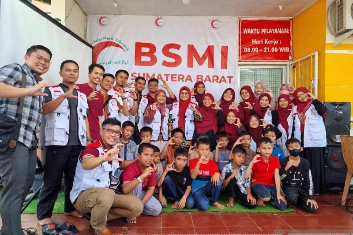 BSMI gelar bakti sosial khitanan massal dan pengobatan gratis