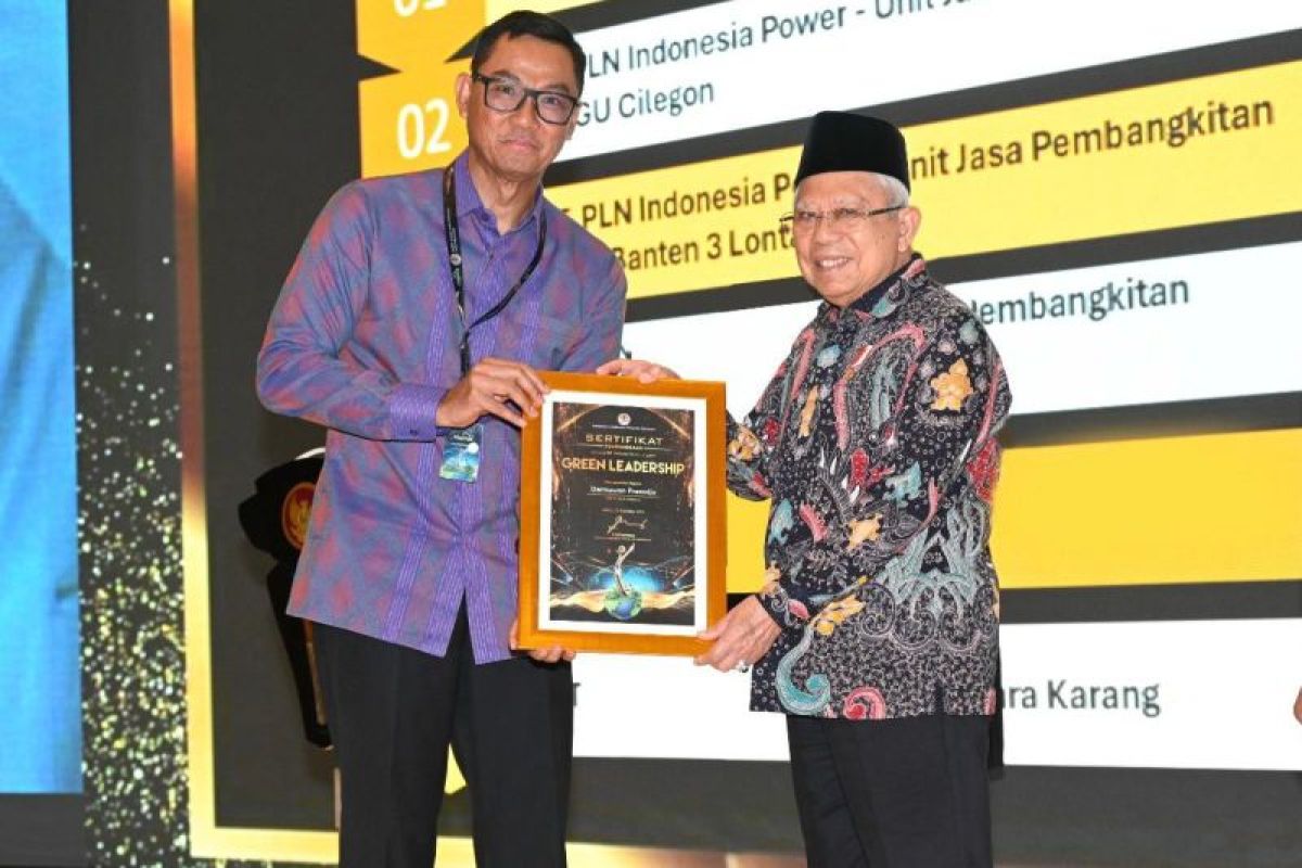 Dirut PLN Darmawan Prasodjo raih Green Leadership Utama Award