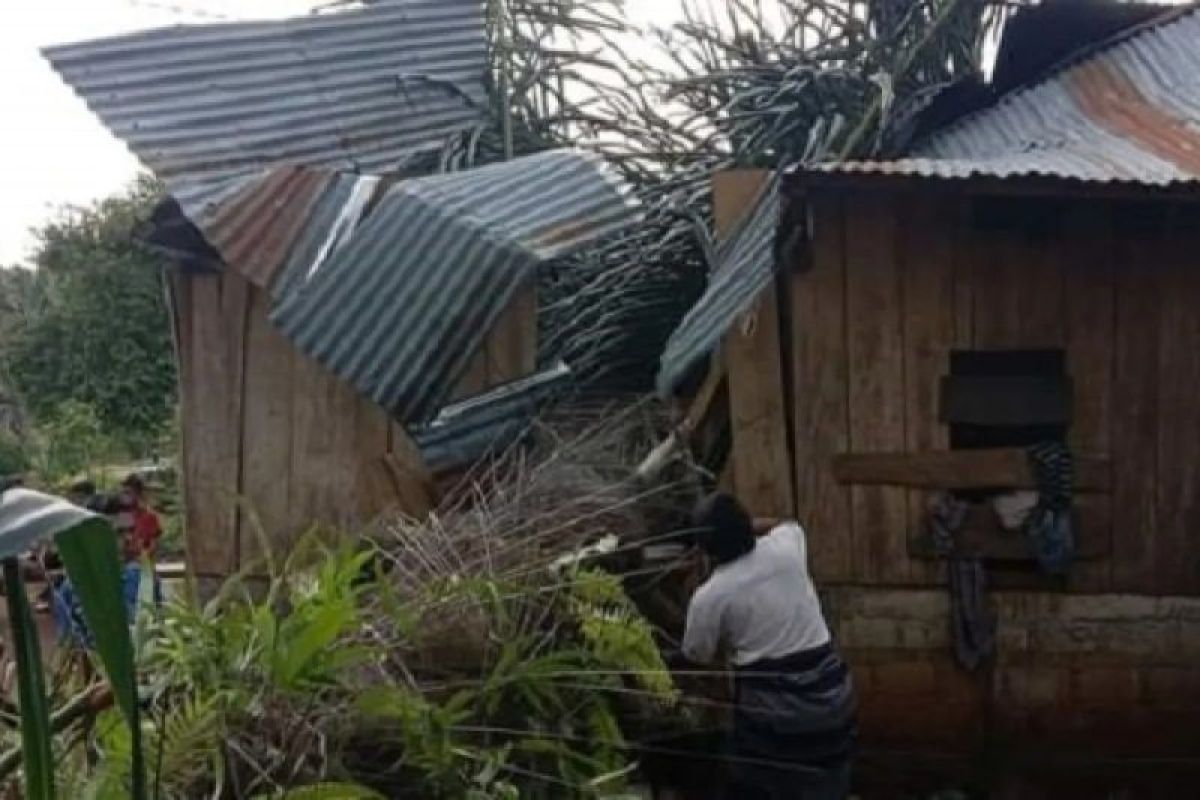 BMKG imbau warga Pulau Flores waspada bencana dampak musim hujan