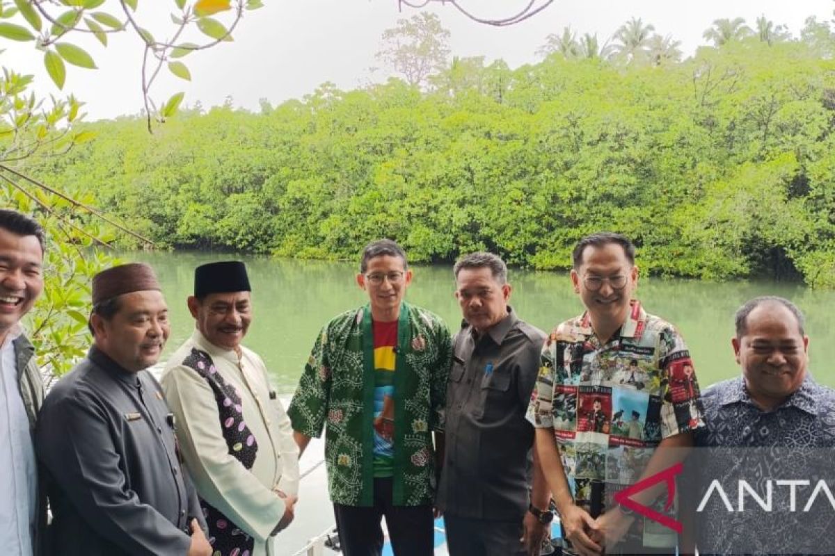 Sandiaga Uno puji keindahan Suak Parak Mangrove Belitung