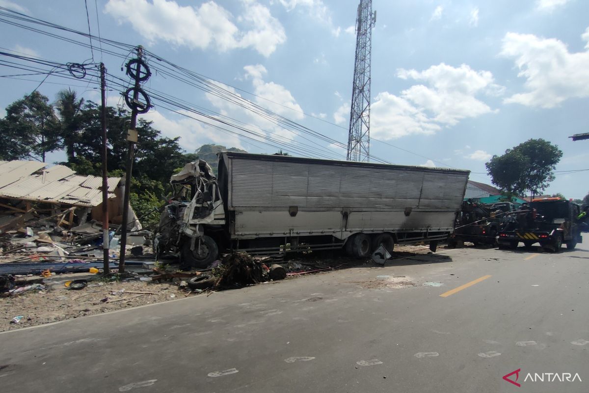 Polres Cianjur catat tiga orang tewas akibat truk rem blong