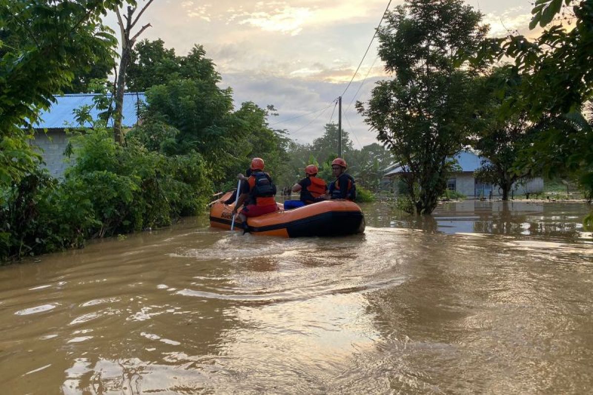 Tim SAR gabungan evakuasi 150 KK korban banjir di Kabupaten Bungo