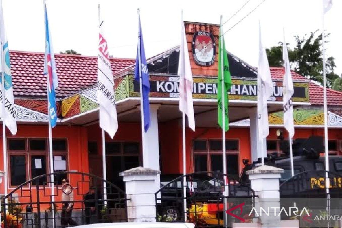 Polres Biak tempatkan 10 personel pengamanan gudang logistik KPU