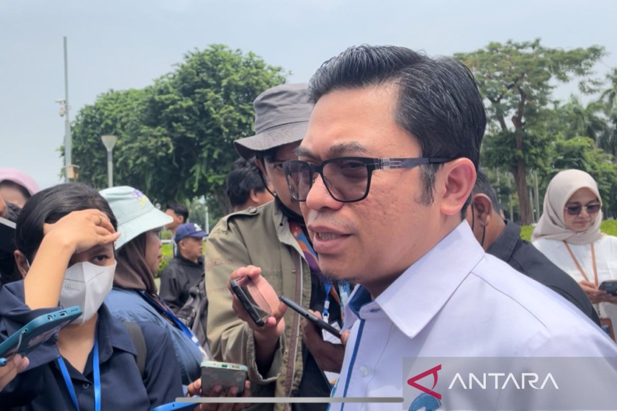 Dirut TransJakarta imbau masyarakat tak tempel APK di bus dan halte Dirut TransJakarta imbau masyarakat tak tempel APK di bus dan halte