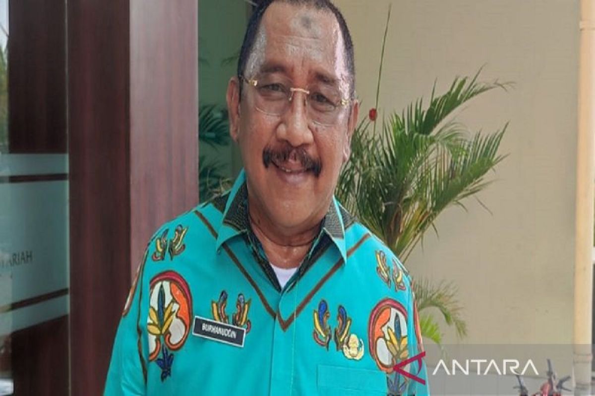 Dinsos dan Bank Sultra salurkan bansos bagi lansia