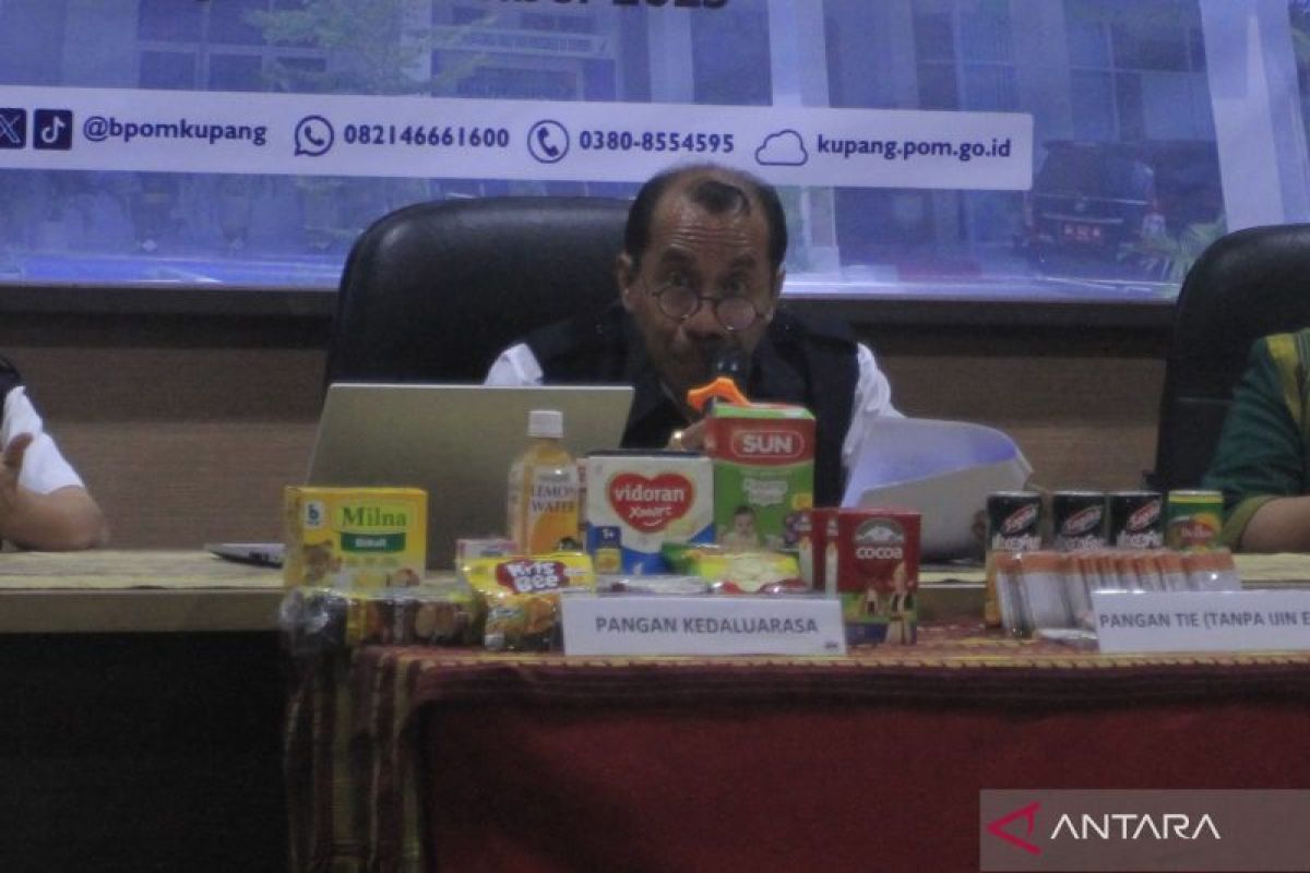 BPOM Kupang ingatkan warga teliti membeli produk makanan jelang Natal