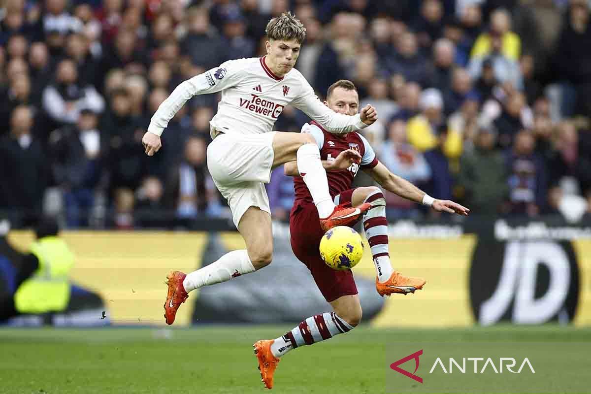 Gol Rasmus Hojlund bawa MU menang atas Aston Villa