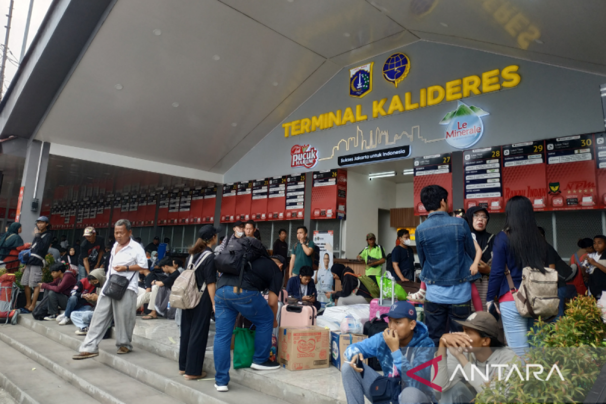 Pengelola Terminal Kalideres lakukan tes urine kepada para supir bus