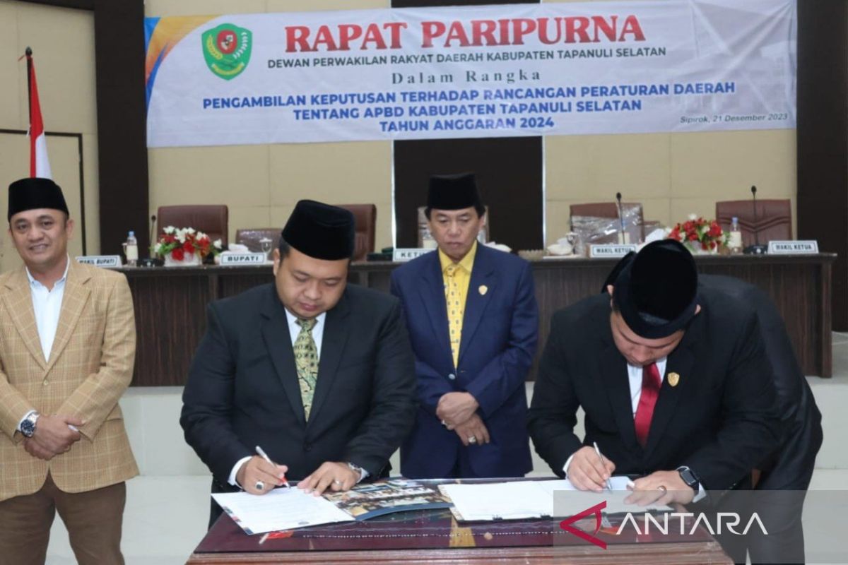 Rancangan APBD Tapsel 2024 disetujui menjadi peraturan daerah