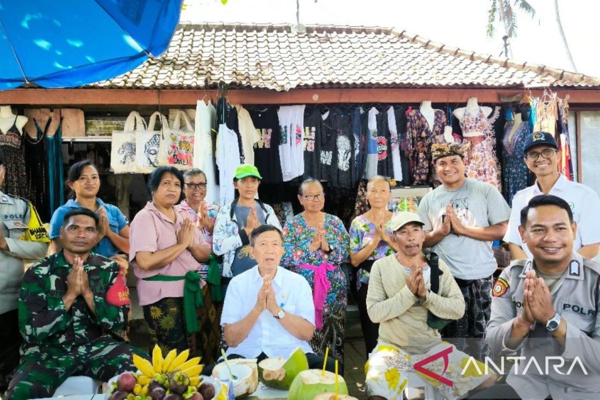 Mangku Pastika: Pedagang di lokasi wisata agar tampilkan sajian kreatif