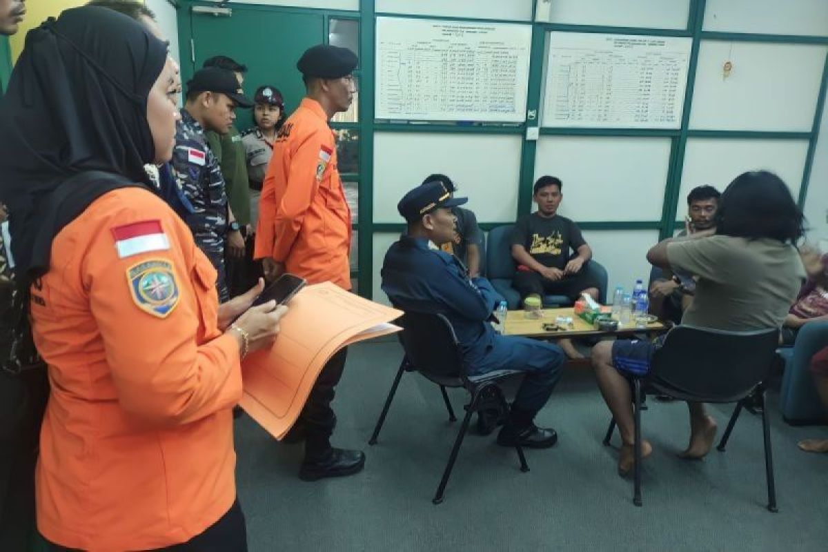 Tim SAR selamatkan enam ABK tugboat berbendara Malaysia karam di Bintan