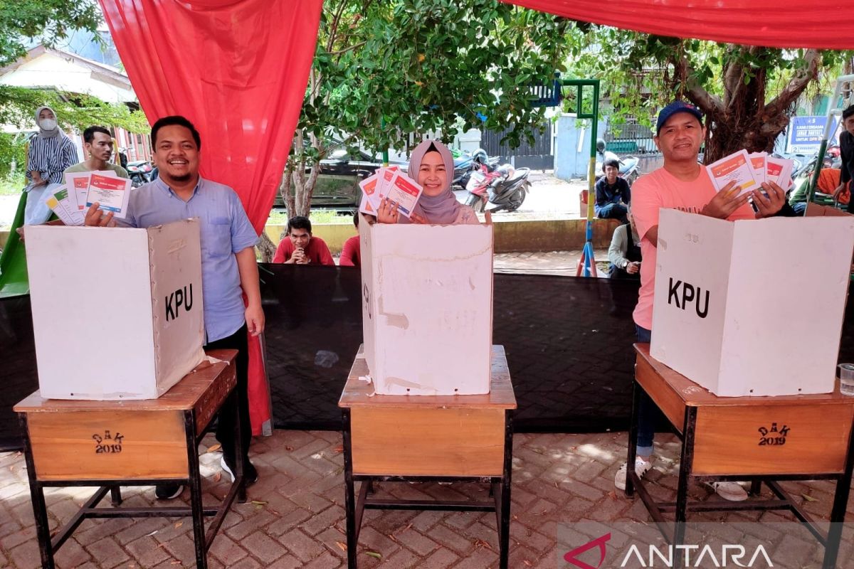 KPU Makassar simulasikan cara pemungutan suara di TPS