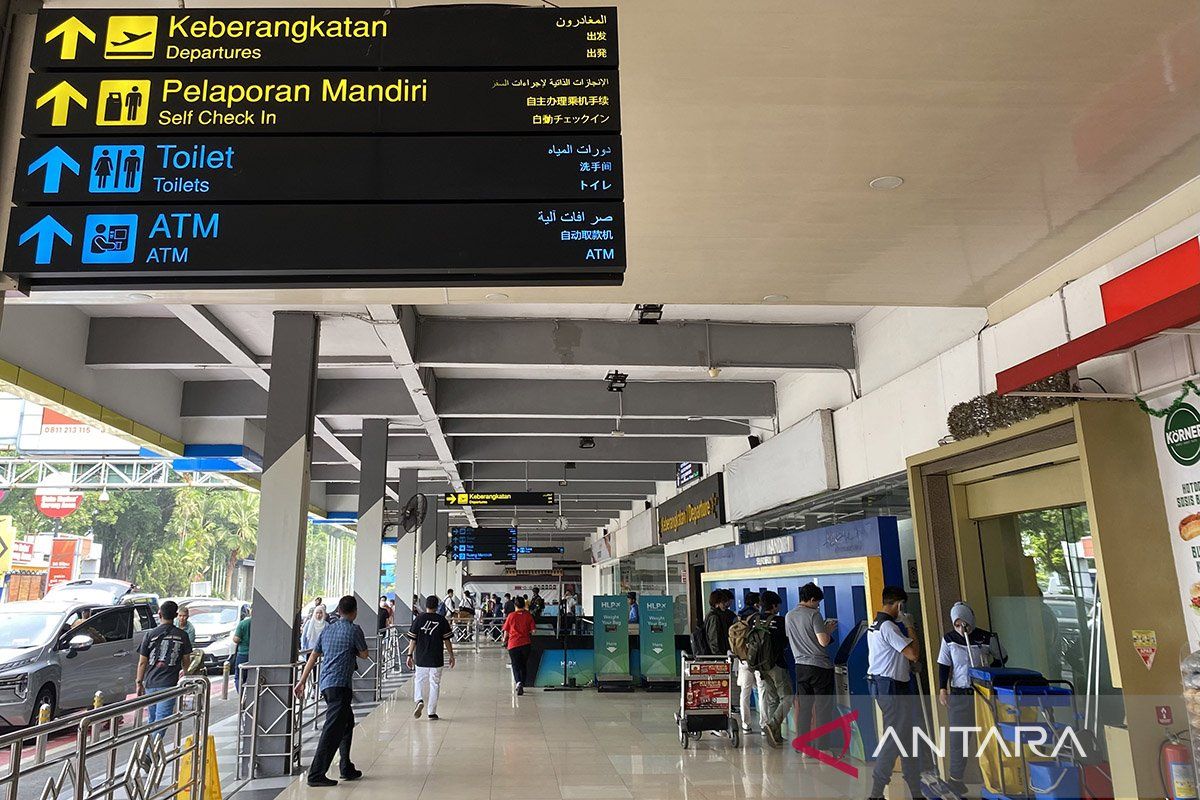 Bandara Halim Perdanakusuma tingkatkan ketepatan waktu penerbangan