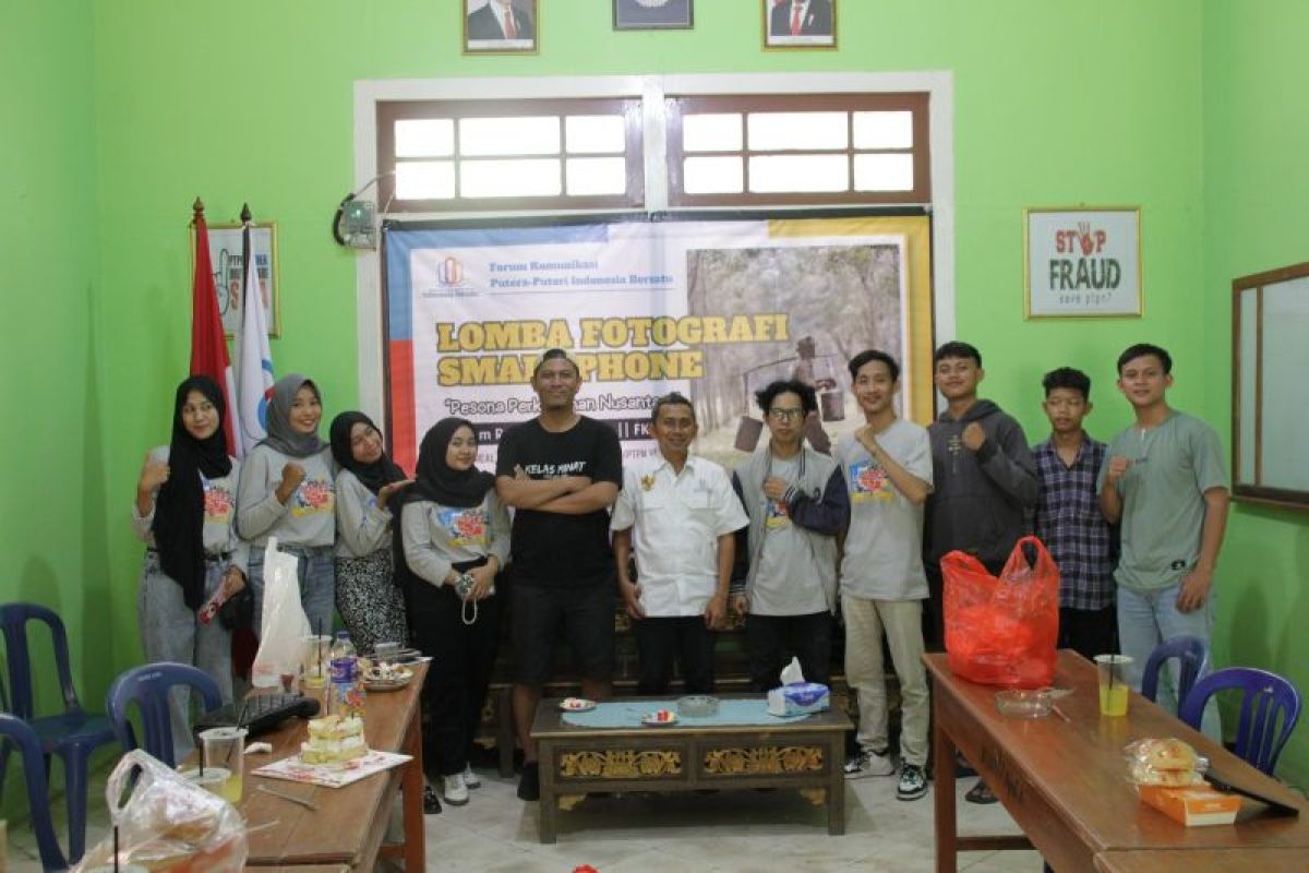 FKPPIB gelar lomba foto di kebun karet