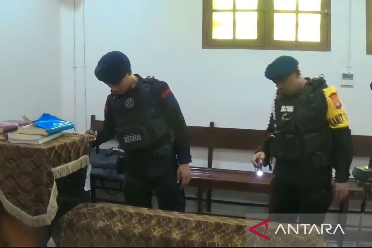 Kepolisian lakukan sterilisasi sejumlah gereja di Jakarta Timur