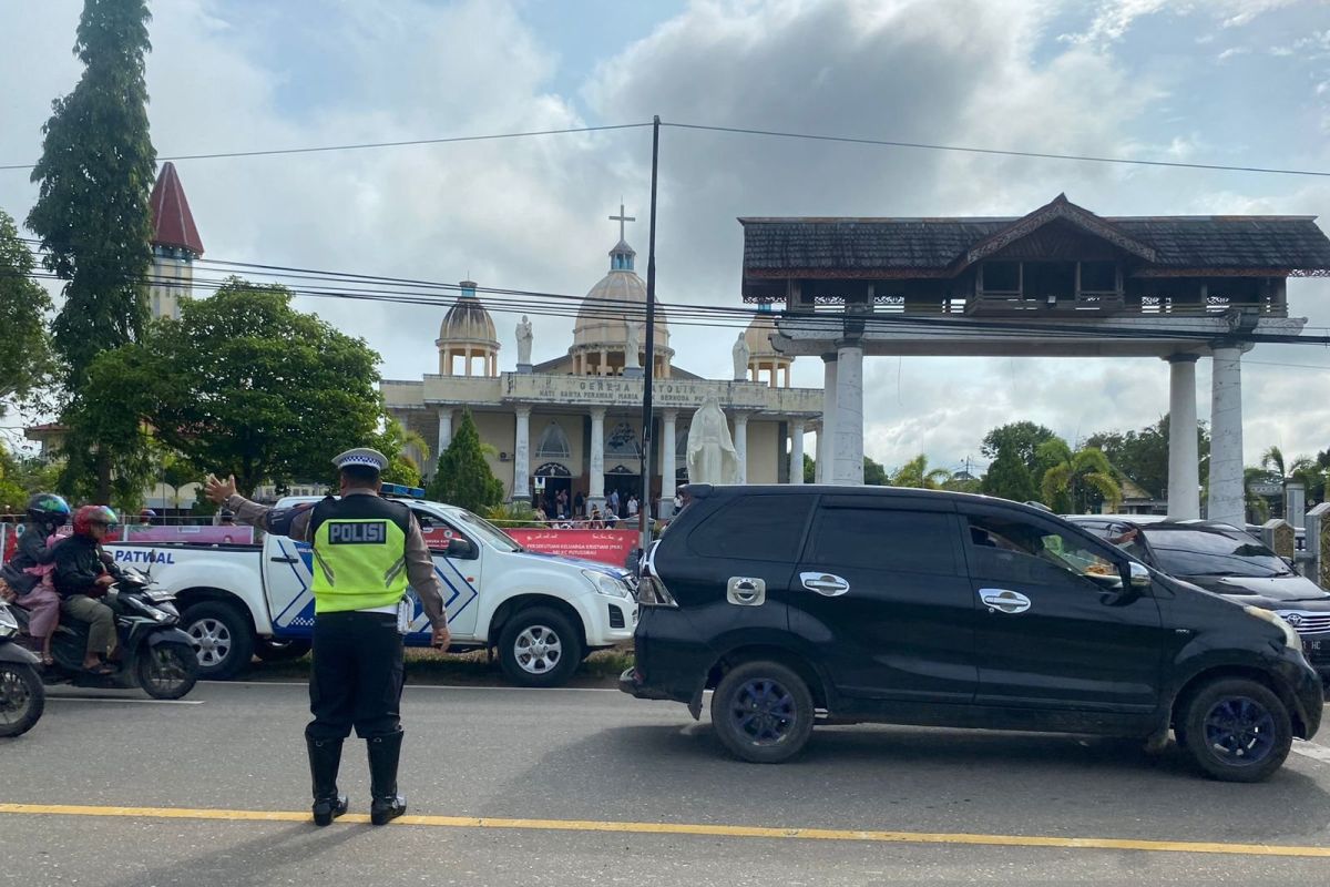 Polisi amankan 180 gereja rayakan Misa Natal di Kapuas Hulu