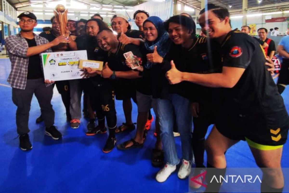 Wartawan Desk Polresta Banjarmasin juara tiga PWI Adaro Cup 2023