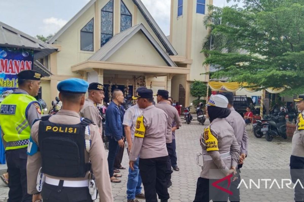 Polres OKU sterilisasi gereja jelang perayaan Natal 2023