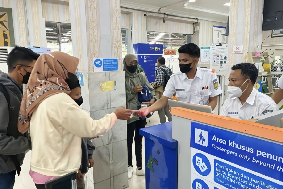 KAI Tanjungkarang operasikan enam kereta api pada Natal dan Tahun Baru