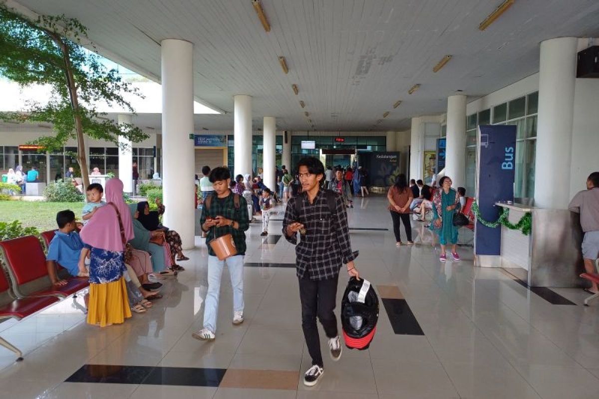 Penumpang Natal dan Tahun Baru di Bandara RHF naik 26 persen