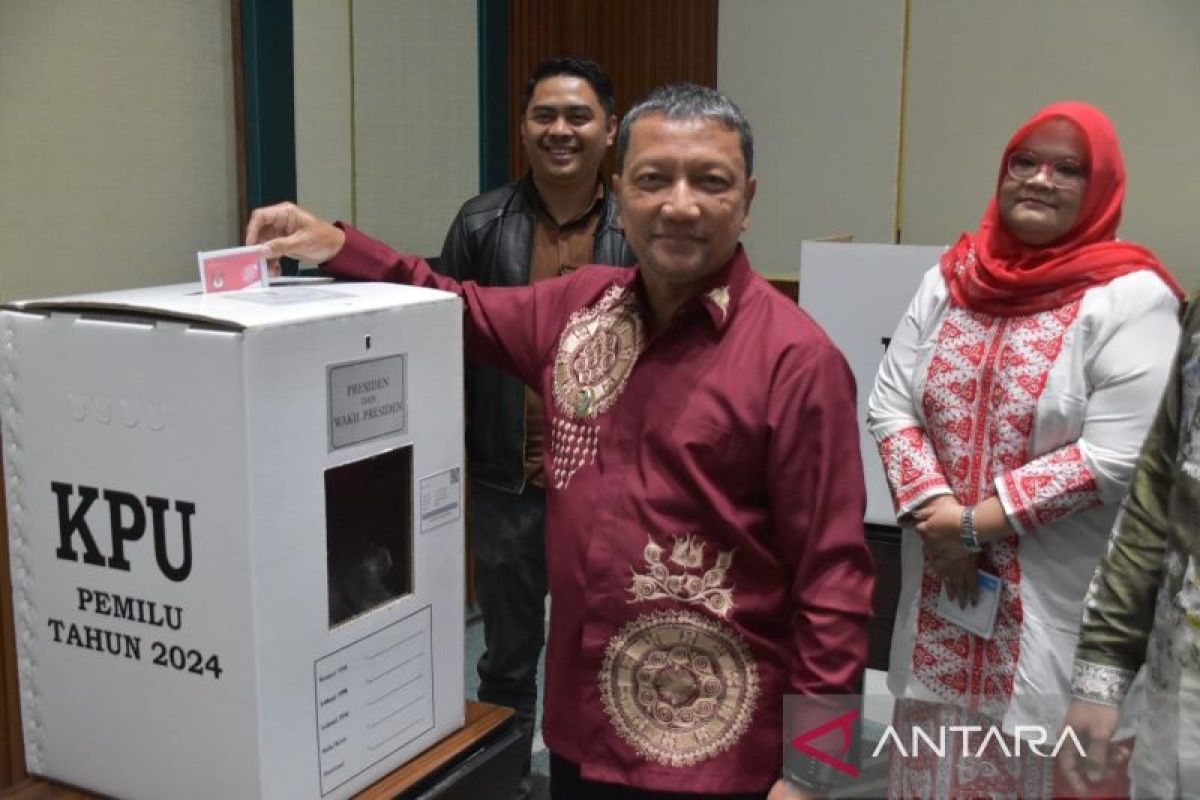 Pj Bupati Mirzuan ingatkan penyelenggara Pemilu Aceh Tengah harus bekerja baik