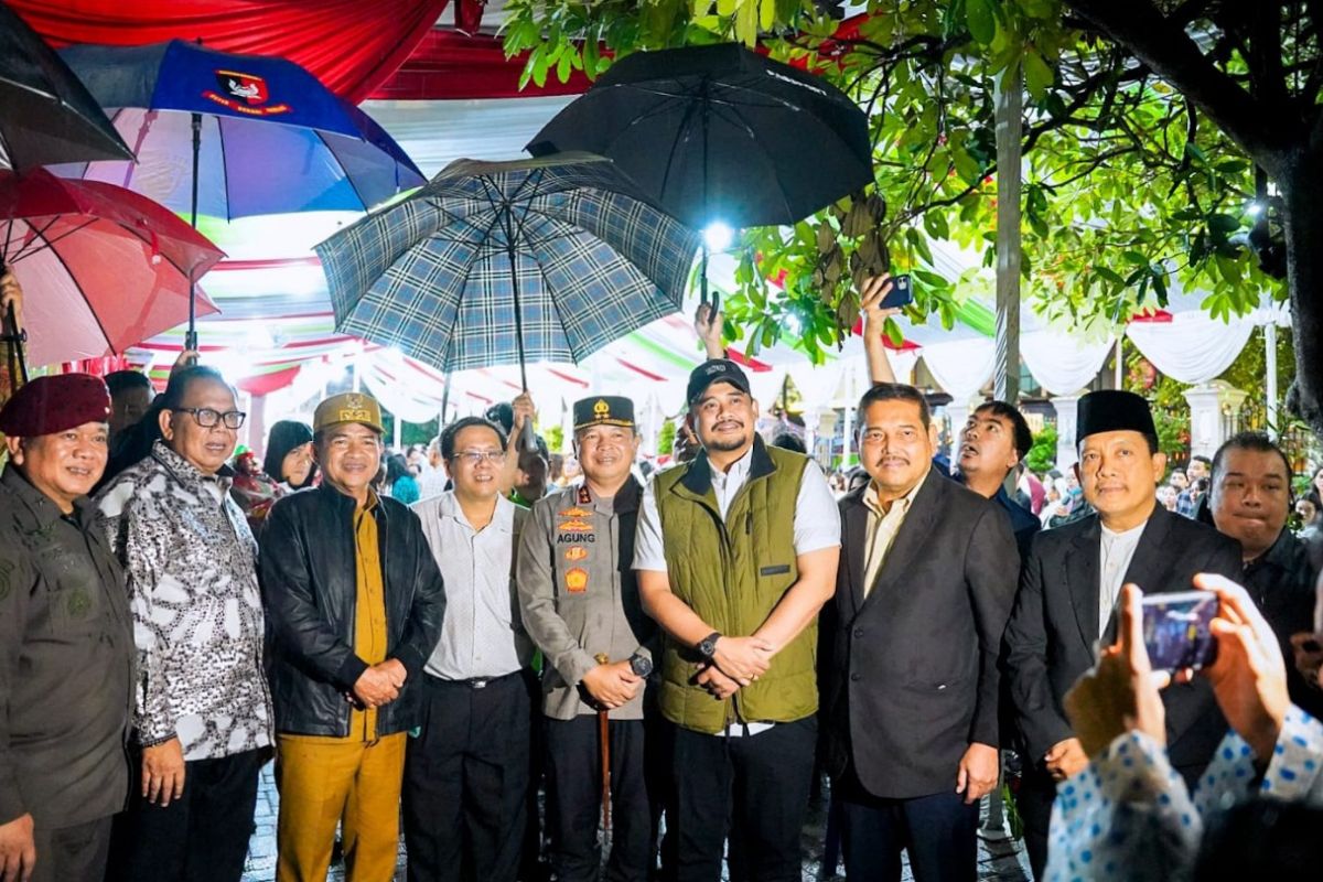 Bobby Nasution bersama Pj Gubernur Sumut tinjau sejumlah gereja