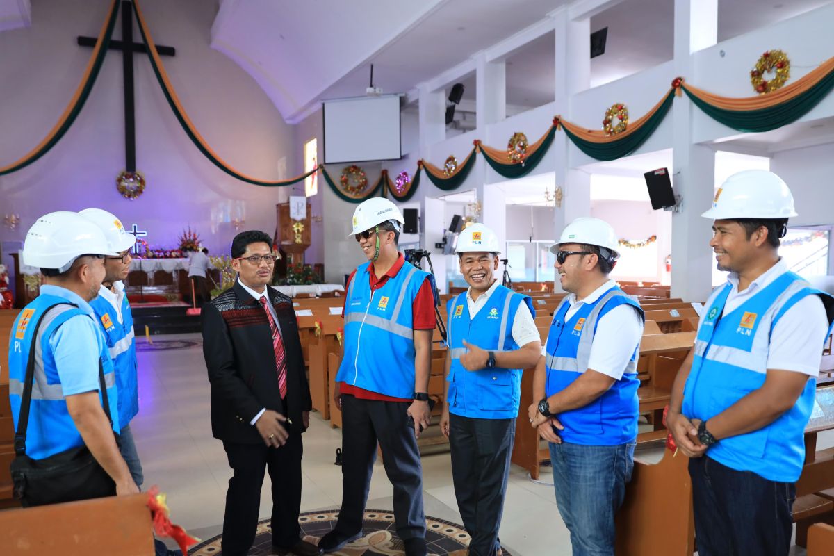 GM PLN UID RKR tinjau kesiapan pasokan listrik gereja di Pekanbaru