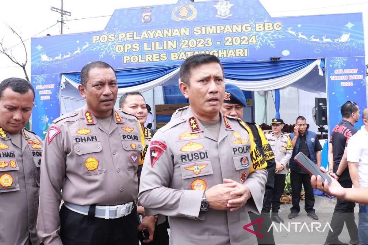 Kapolda Jambi sambangi pos pelayanan Batanghari, pantau arus lalu lintas libur Natal 2023