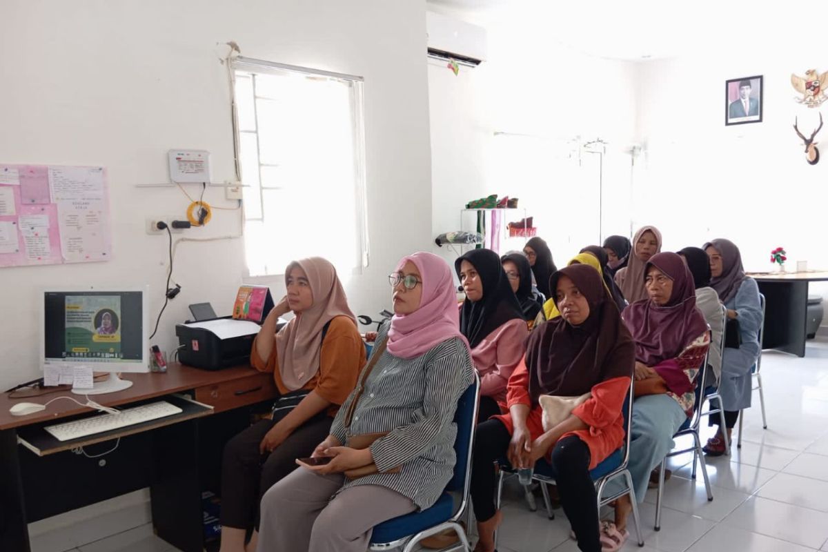 PLN melaksanakan program pemberdayaan perempuan di Kabupaten Muna