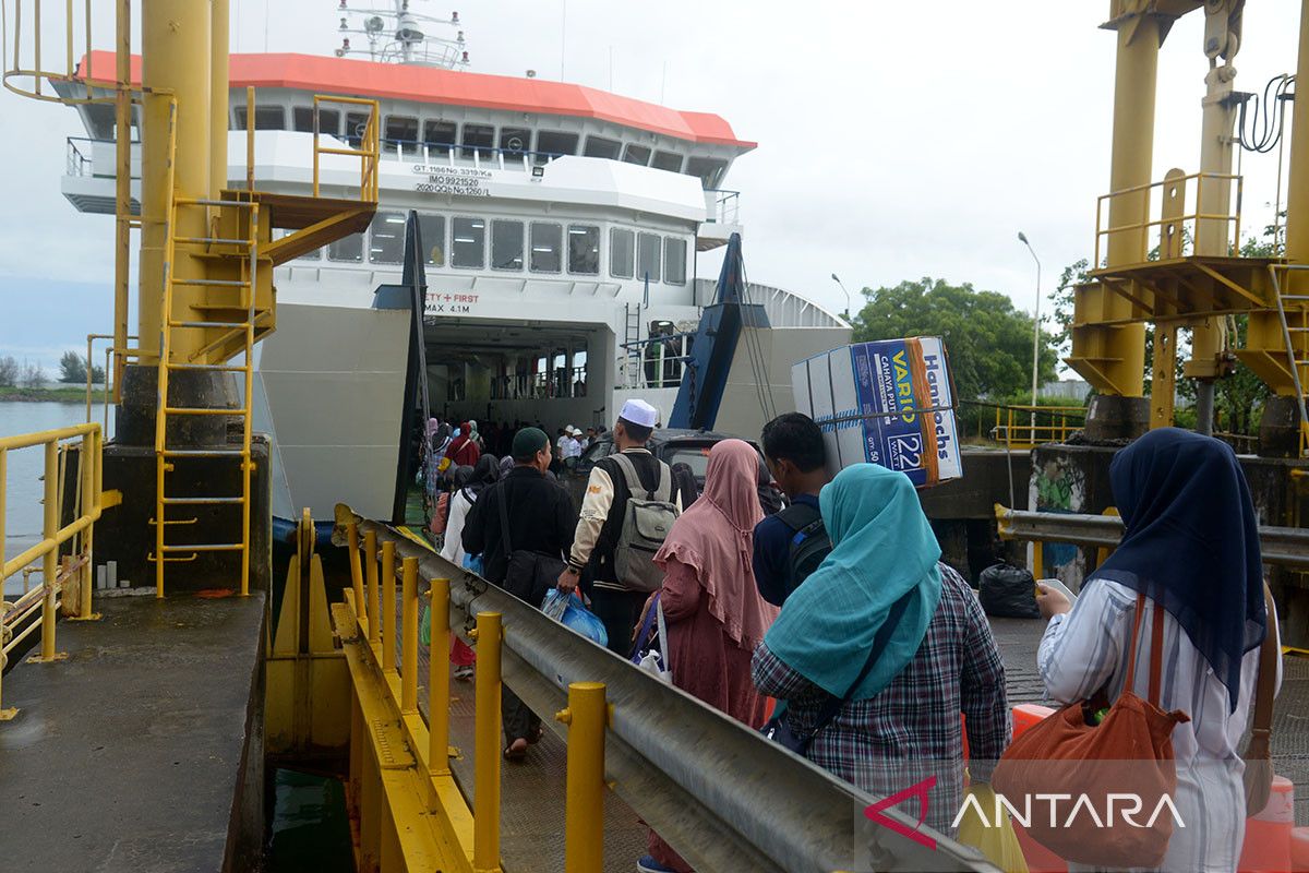 FOTO - Peningkatan penumpang kapal tujuan Pulau Weh, Kota Sabang