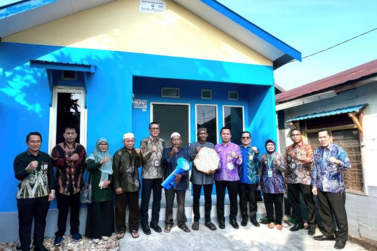 UPZ Bank Kalsel bedah rumah warga pra sejahtera di Banjarmasin
