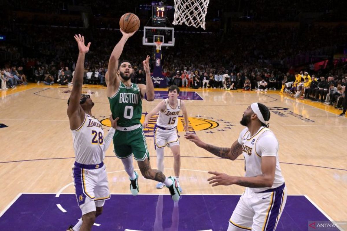 Boston rayakan Natal di markas Lakers dengan kemenangan 126-115