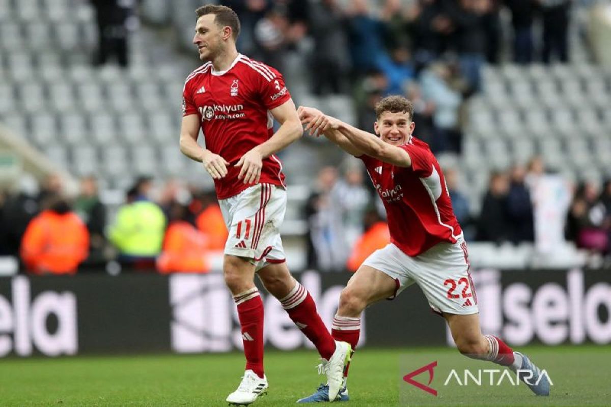 Woods ukir trigol saat Nottingham Forest hancurkan Newcastle 3-1