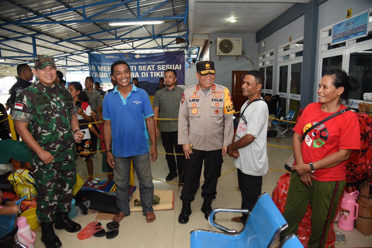 Lakukan pengecekan personel, Kapolda Maluku pastikan keamanan kapal penumpang berjalan baik