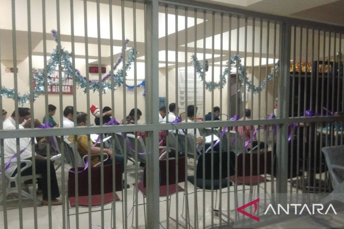 KPK memfasilitasi kebaktian Natal bagi 24 tahanan kasus korupsi