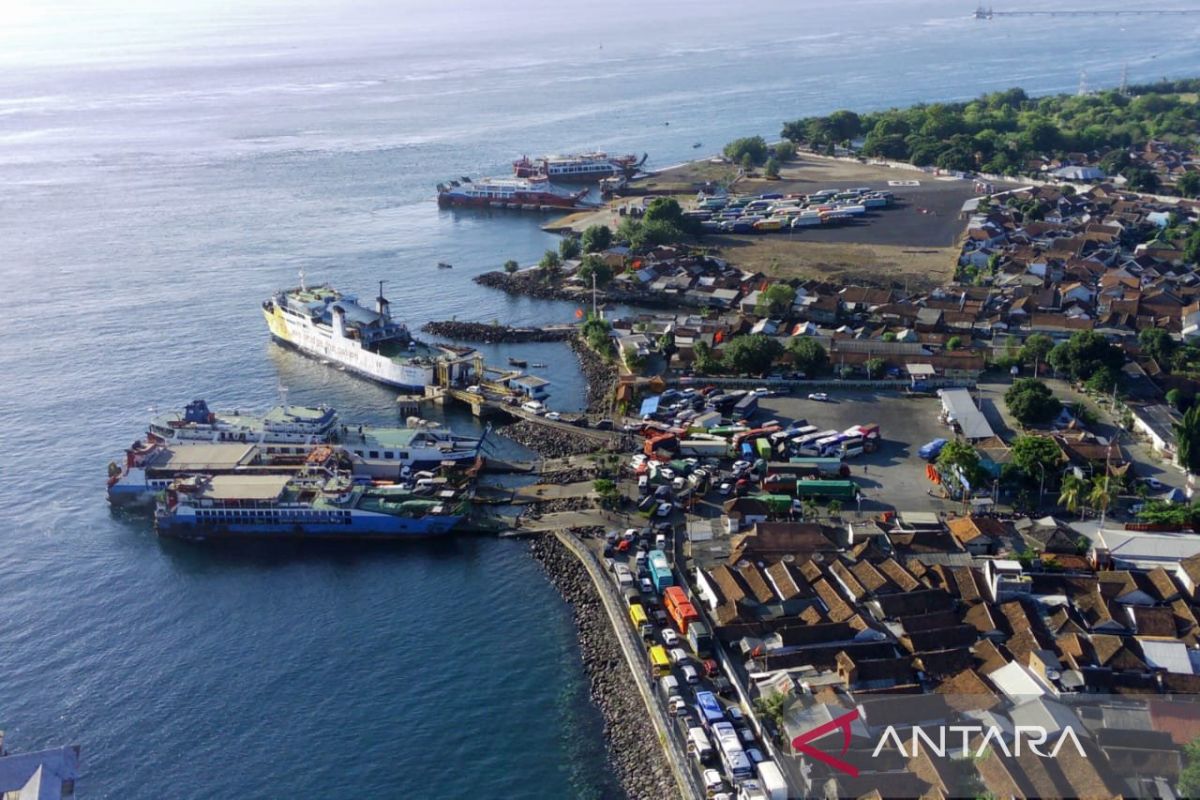 Sebanyak 241.057 orang menyeberang dari Ketapang ke Gilimanuk