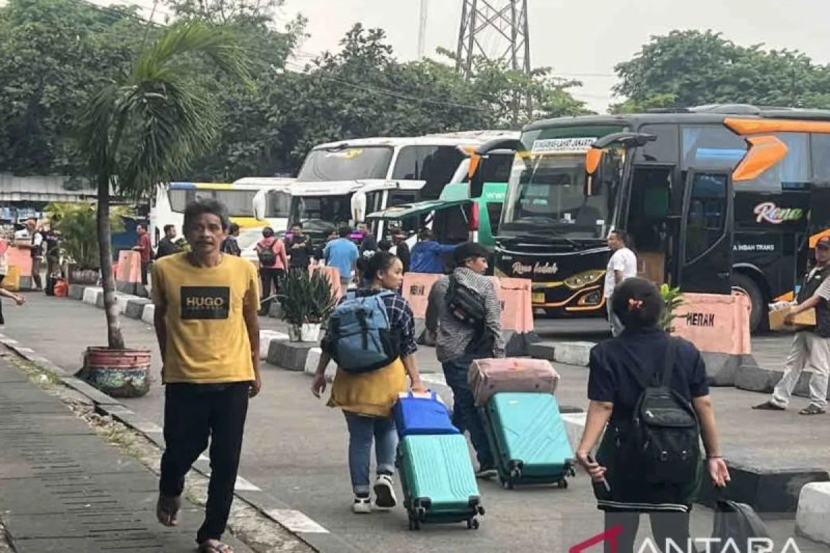 Penumpang datang di terminal Jakarta naik 26,04 persen