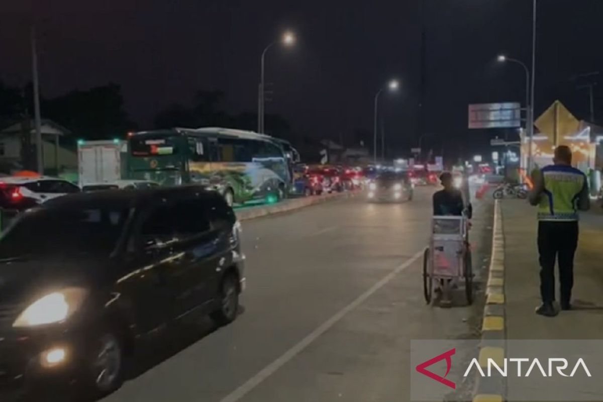 Puluhan ribu kendaraan wisatawan ke objek wisata Sukabumi Jabar