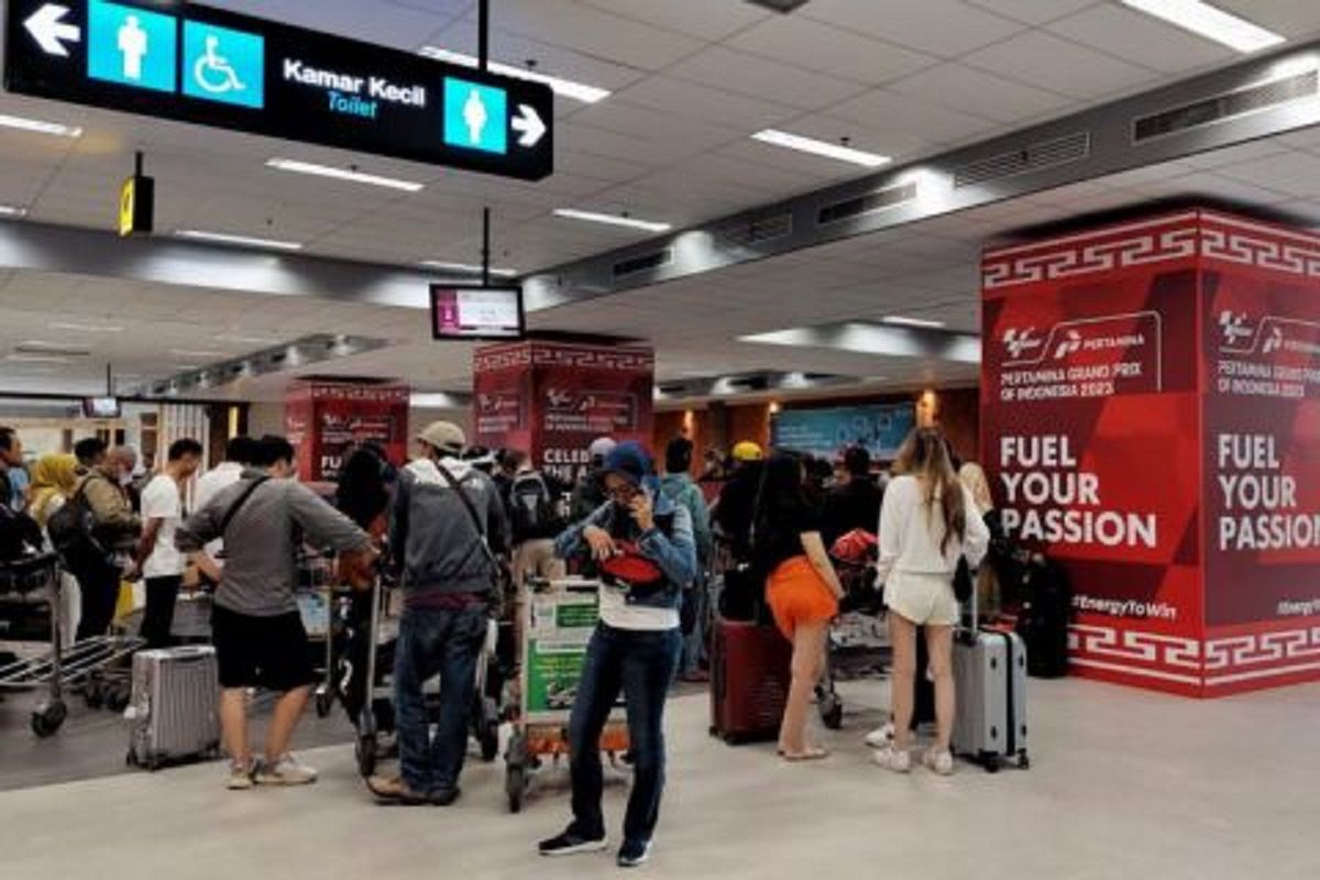 Penerbangan di Bandara Internasional Lombok tidak terdampak erupsi Gunung Semeru