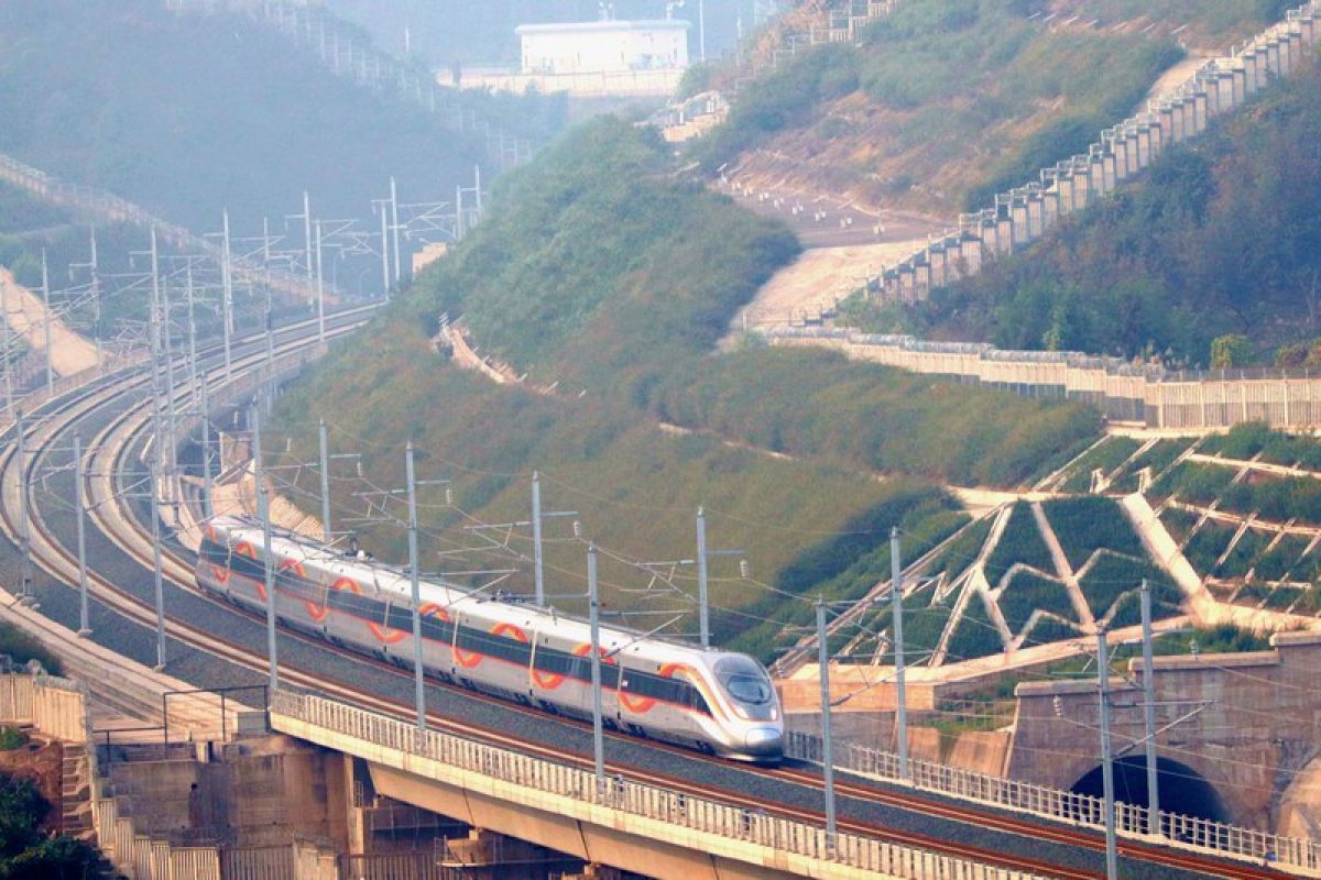 China Buka Jalur Kereta Cepat Baru Yang Hubungkan Chengdu Dan Yibin