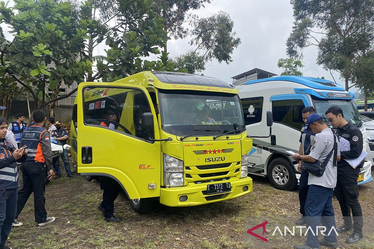 Dishub Bandung Barat cek kelaikan angkutan umum jelang Tahun Baru 2024