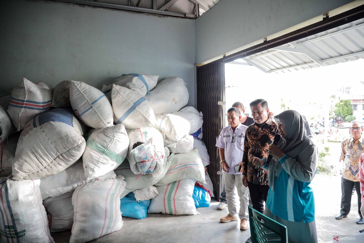 Pegadaian mencatat program bank sampah kumpulkan emas setara Rp5 miliar