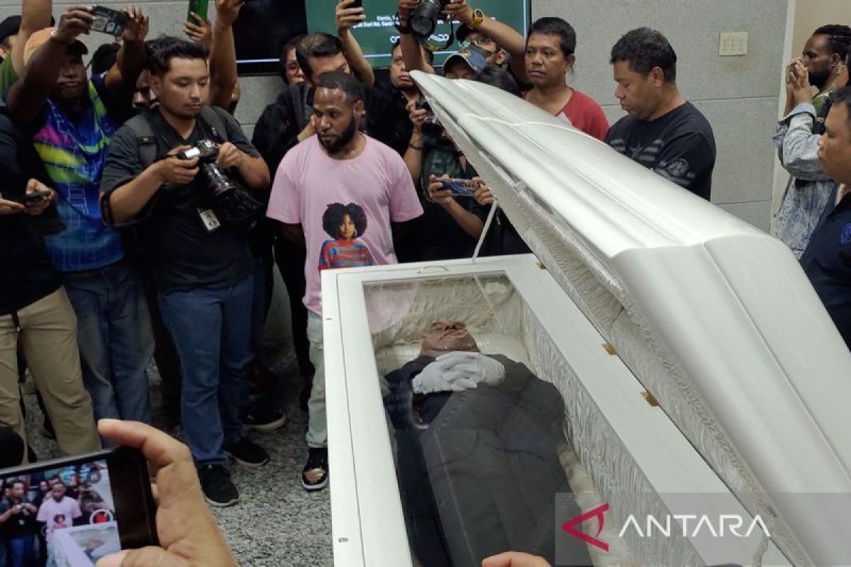 Kabid Humas: jenazah mantan Gubernur Papua Enembe tiba di Jayapura Kamis