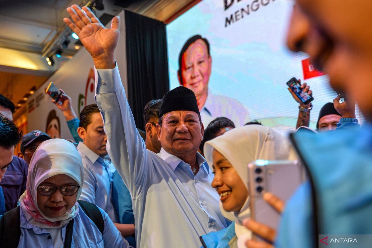 Hari ke-31 kampanye Pilpres 2024, Prabowo dan Gibran kembali ke kantor