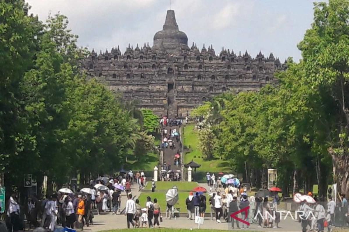 Meningkat pengunjung Candi Borobudur selama libur Natal 2023