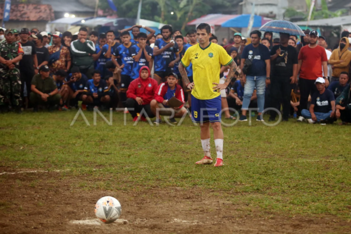 Persepak bola Semen Padang salah satu foto terbaik 2023