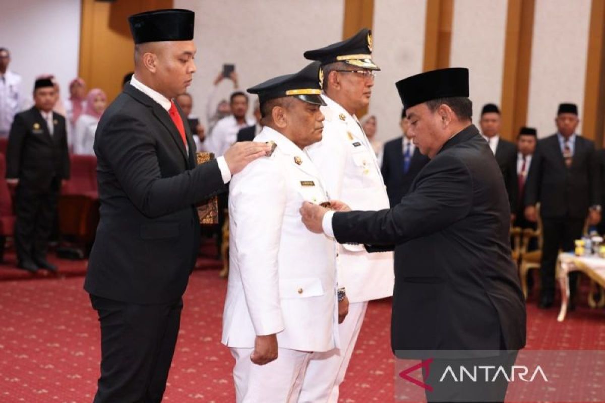 Pj Gubernur Sultra lantik Pj Walikota Kendari dan Pj Bupati Muna Barat