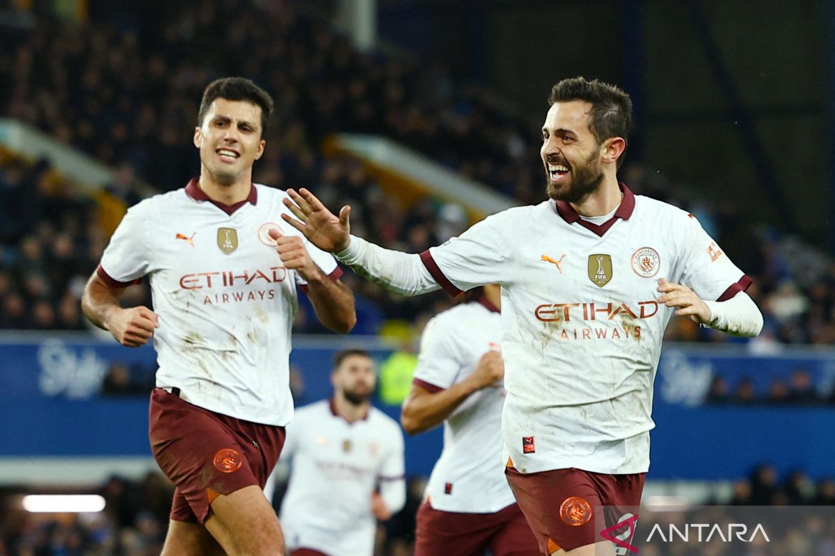 Manchester City bangkit dari ketinggalan untuk menang atas Everton