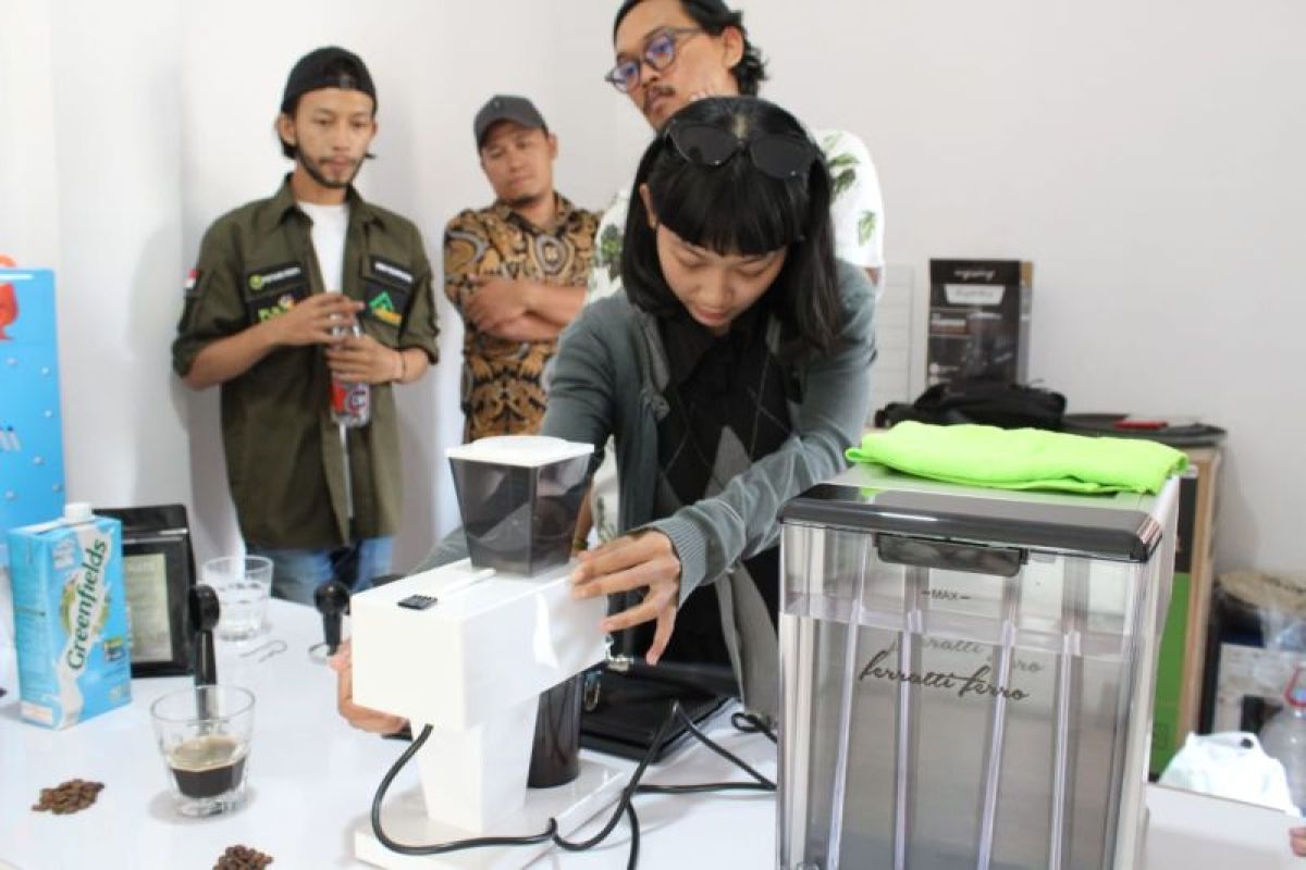 PLN Banten lewat Program Desa Berdaya siap lahirkan barista baru